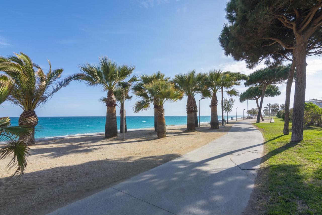 Homeholidaysrentals Margot - Costa Barcelona Pineda de Mar Exterior photo