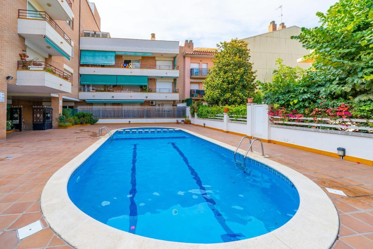 Homeholidaysrentals Margot - Costa Barcelona Pineda de Mar Exterior photo